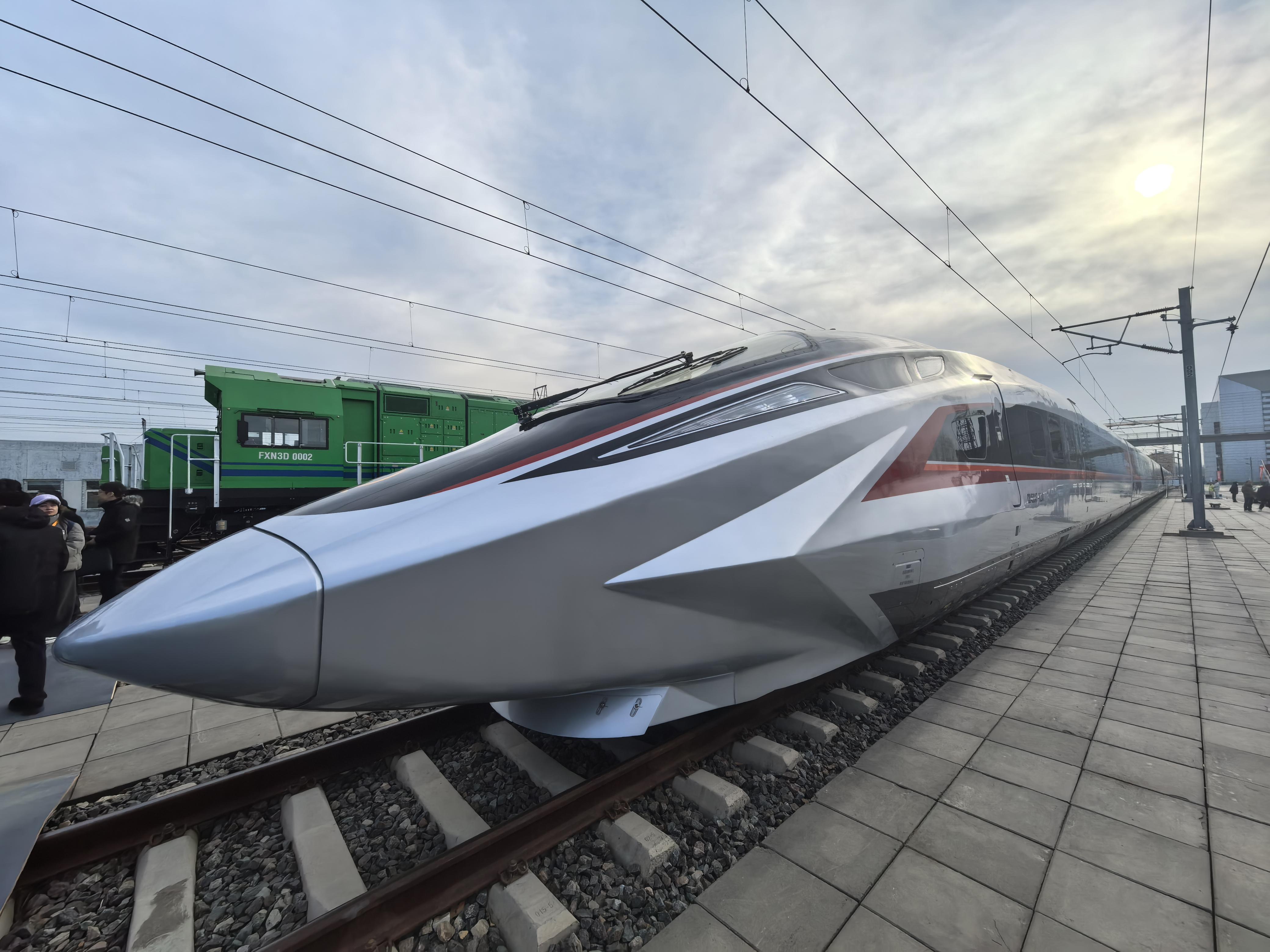 我们的目标是打造世界商业运营时速最快的高铁——写在CR450动车组样车正式发布之际(图1)