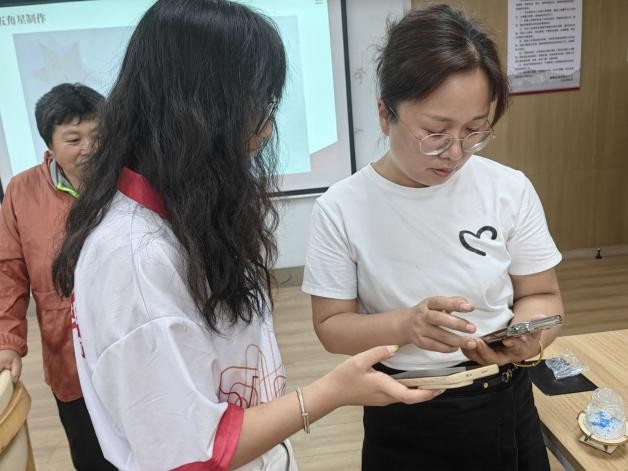 媒体管家： 时光剪影，柏卜情谊润童心田——西柏坡精神志愿宣讲走进袁家边儿童心间(图5)