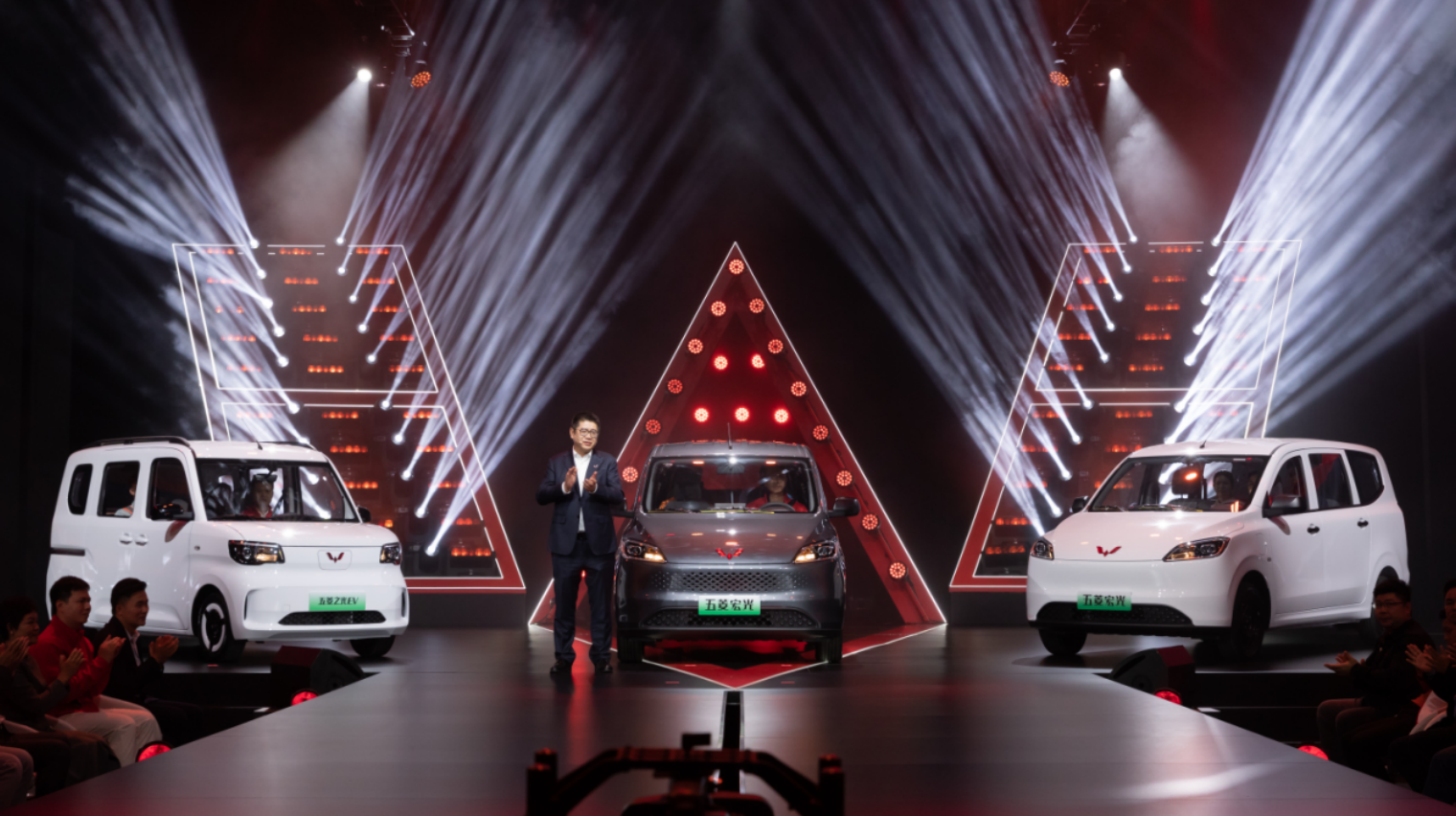 1732025825639652.png 媒体管家: “创富神车”五菱红标开启新能源战略 引领商用车迈入换电时代(图2)