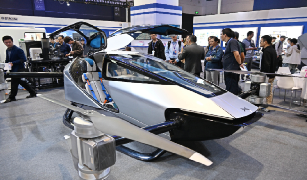 媒体管家： 低空经济带火飞行汽车 上市公司积极＂落子＂新赛(图1)