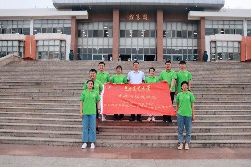 脚踏凤凰山下,遥望涅槃重生(图1)