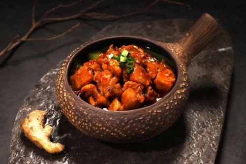 川味融合菜餐厅“椿庐”亮相北京,打造味觉与视觉的双重盛宴(图4) 川味融合菜餐厅“椿庐”亮相北京,打造味觉与视觉的双重盛宴(图4)