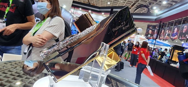 芝奇把内存做出了皇家的感觉！无比耀眼的土豪金(图6)