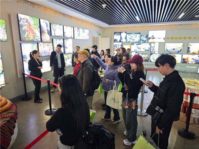 2025新疆哈密文创大赛踏勘活动圆满收官，创意赋能文旅深度融合(图2)